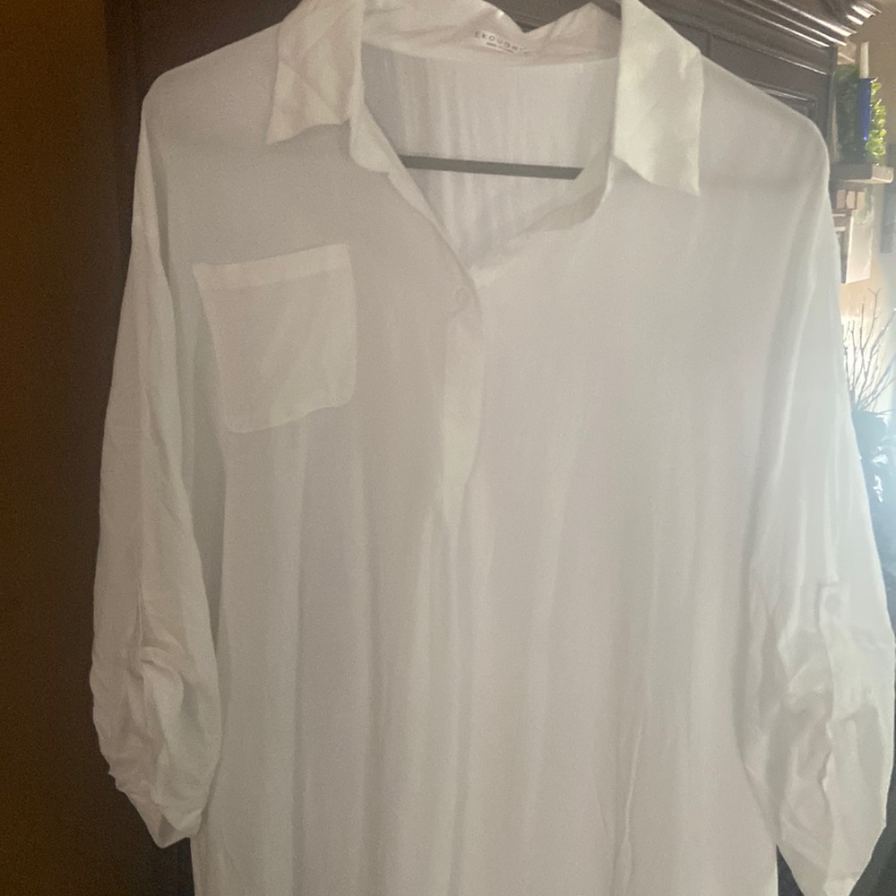 NEW/white womens shirt/ 3/4 sleeved/ buttoned/ pocket/ long/lightweight 🪴🪴